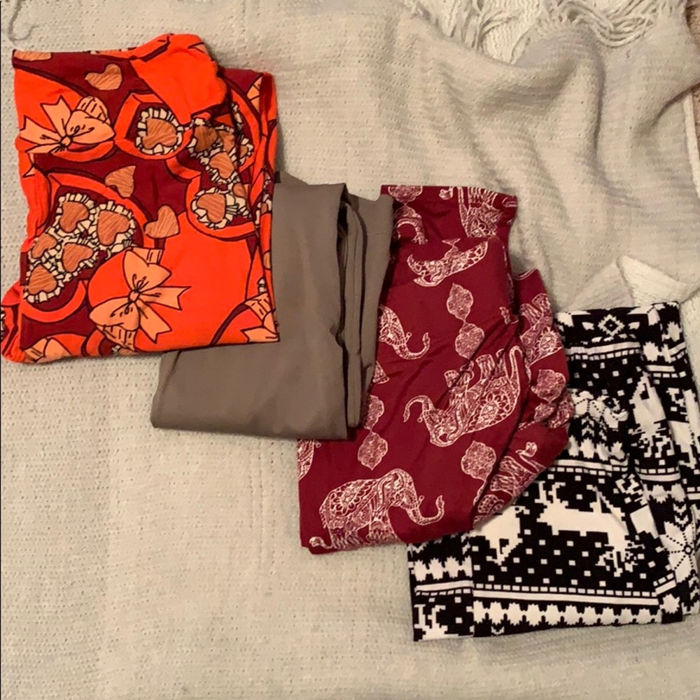 4 size small leggings super comfy and cute!